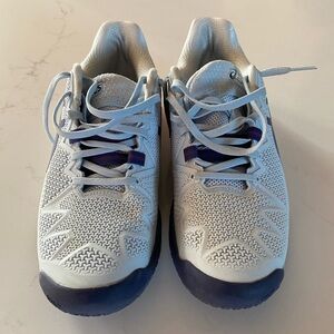 Asics women’s tennis shoes like new size 8.5
